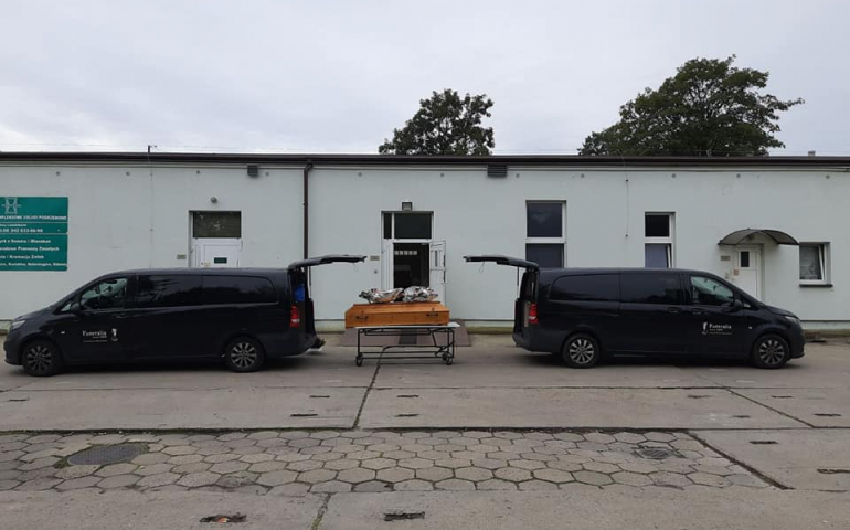 Перевозка умерших из Польши в Украину